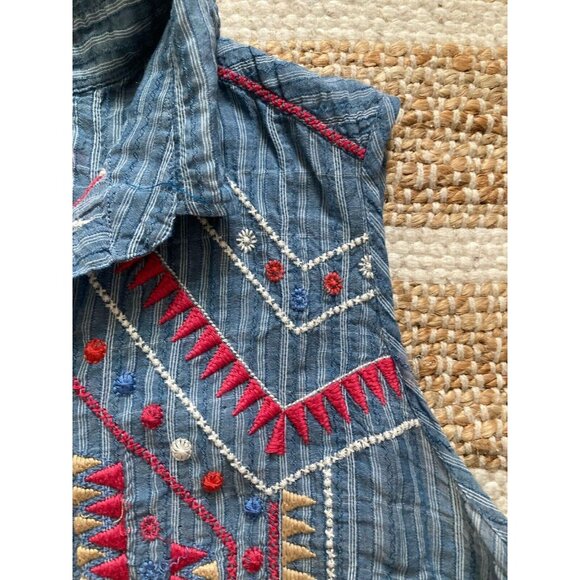 Johnny Was 3J Workshop Embroidered Blue Striped Western Sleeveless Button Down M - Picture 2 of 4